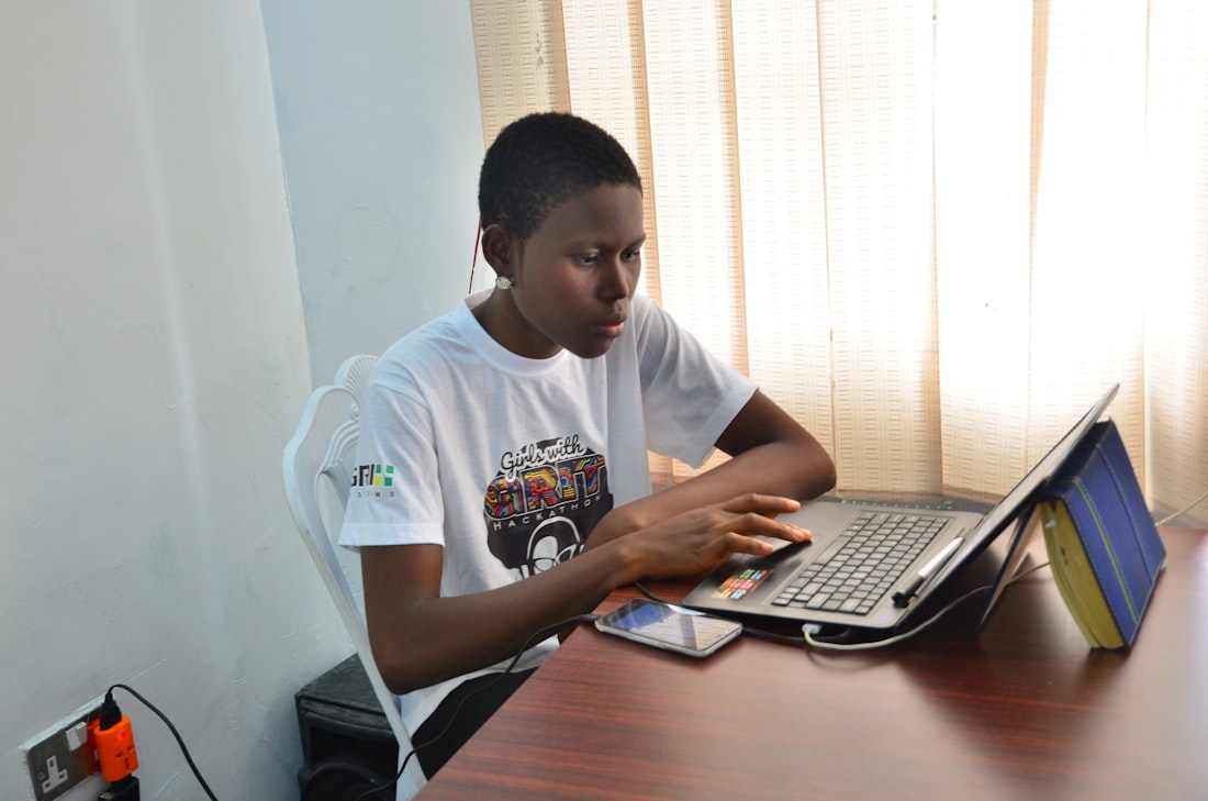Student filling the NELFUND student loan application on the official portal